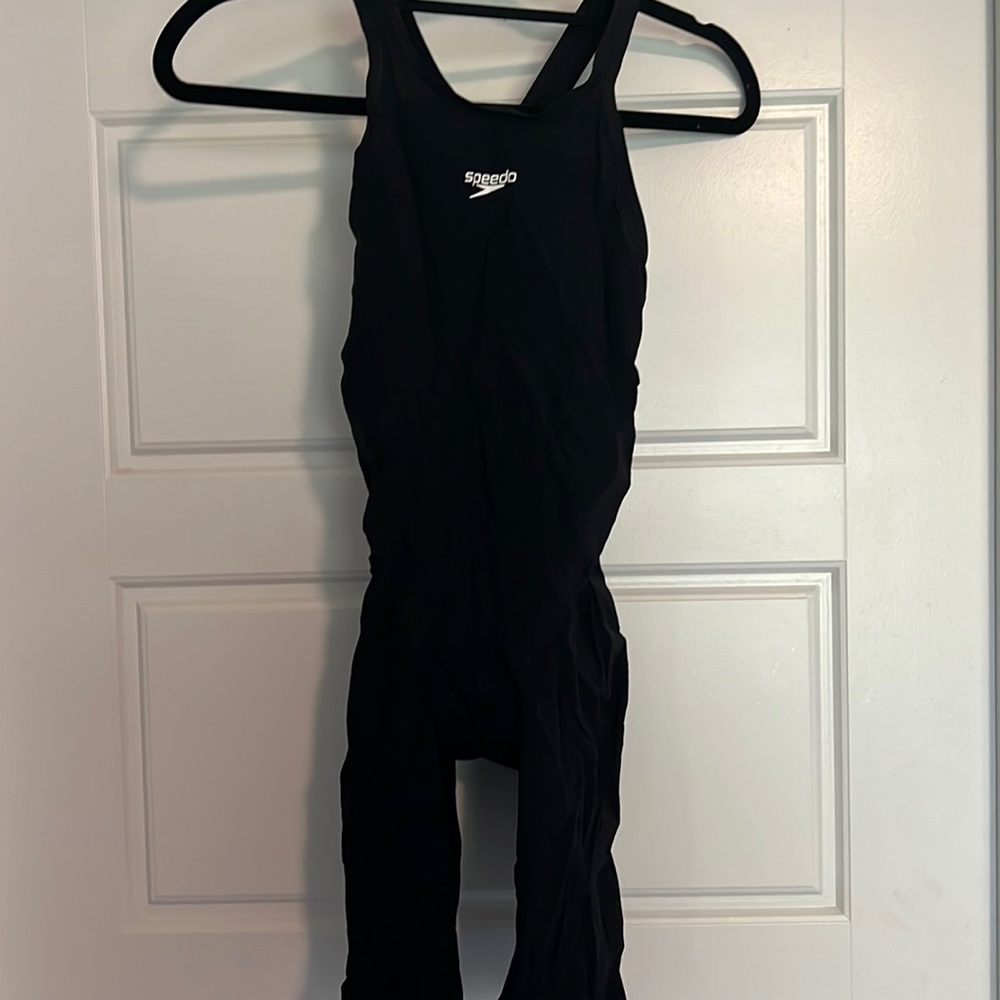 Speedo Valor Closed Back Size 24 Knee Skin